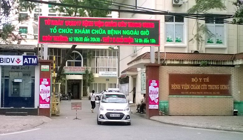Bệnh viện Châm cứu Trung Ương là bệnh viện hàng đầu Việt Nam chuyên điều trị bệnh bằng cách phương pháp không thuốc như: châm cứu, bấm huyệt,...