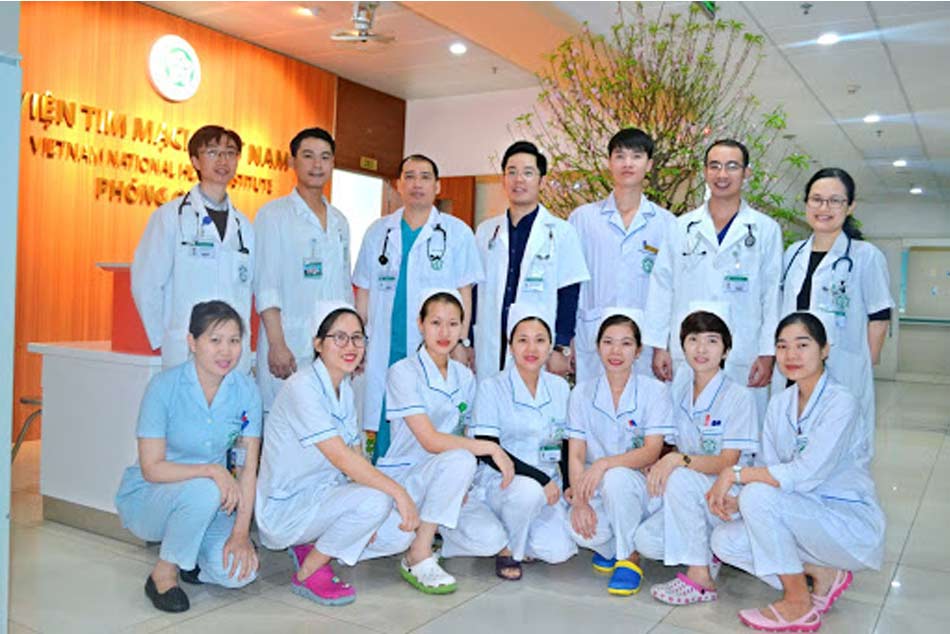 Đội ngũ bác sĩ bệnh viện Bạch Mai