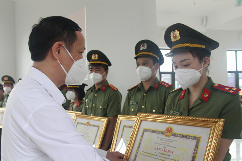 Đội ngũ bác sĩ bệnh viện được khen ngợi trong việc phòng chốn Covid ở Bắc Giang